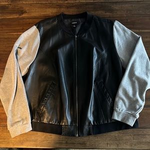 TORRID BLACK/GRAY FAUX LEATHER JACKET SIZE 3
